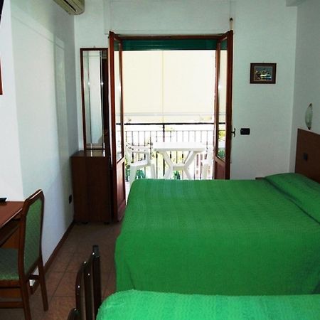 Hotel Ferrara San Benedetto del Tronto Exterior photo